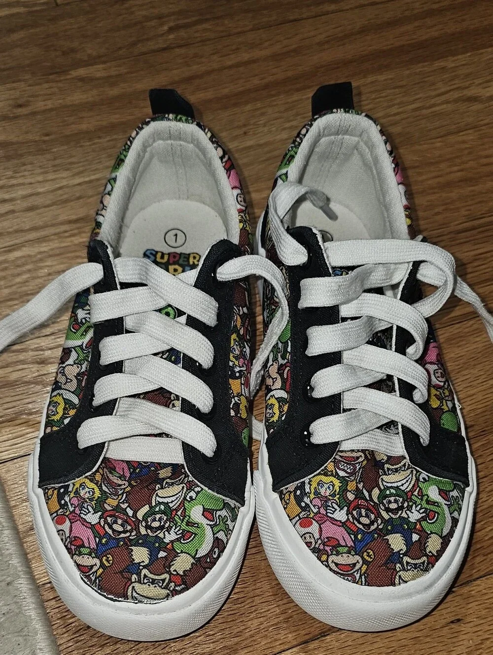 Boys Nintendo Super Mario Character Print Canvas Sneakers - Size 1Y